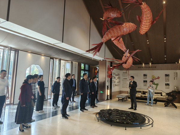 民盟安徽省委赴滨湖雅园项目发展“AI+银发经济”专题调研