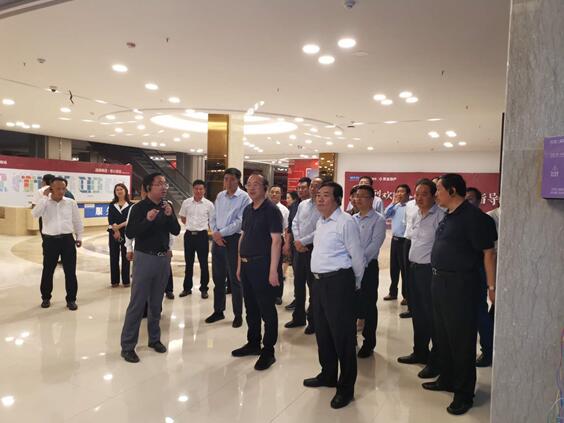 滁州视装三看三比”查抄组光临定远红星美凯龙商场观摩项目工作